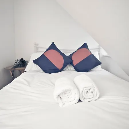 Apartment Flat 4 Bells *